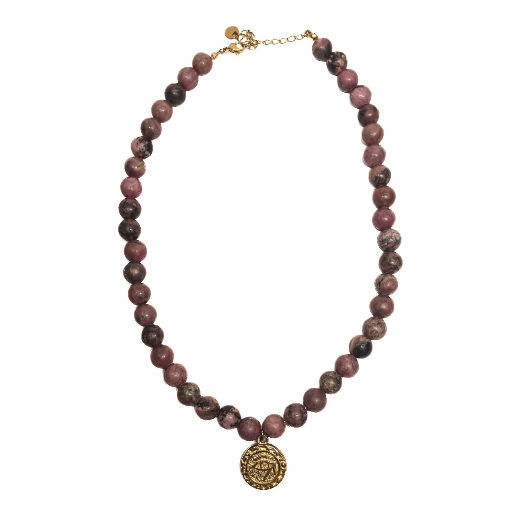 Collier en rhodonite naturelle et acier inoxydable doré avec pendentif œil, photographié sur fond blanc.