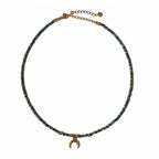 Collier ras-de-cou complet avec perles en verre irisées et chaîne d’extension dorée