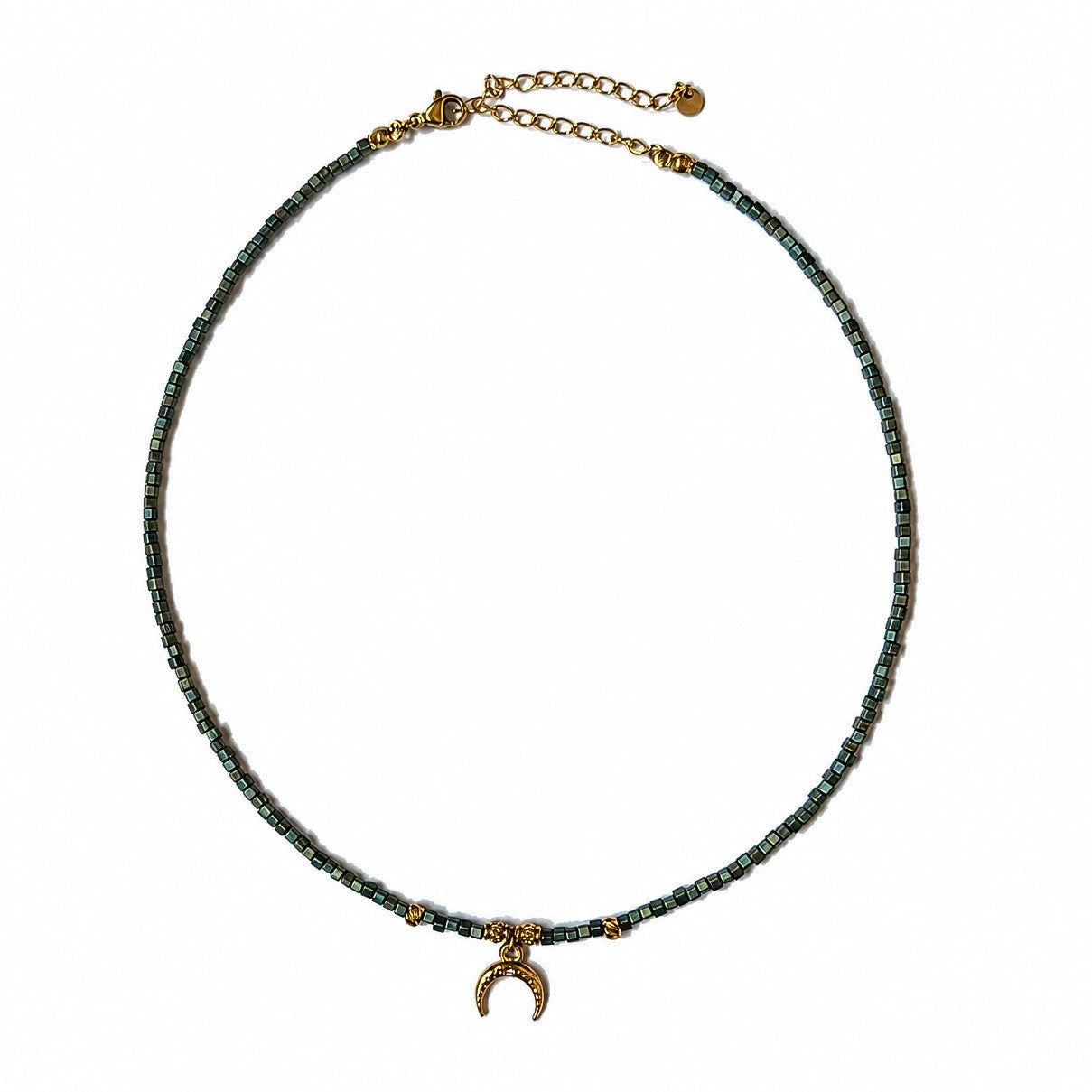 Collier ras-de-cou complet avec perles en verre irisées et chaîne d’extension dorée